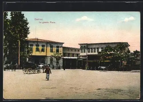 AK Damas, La grande Place