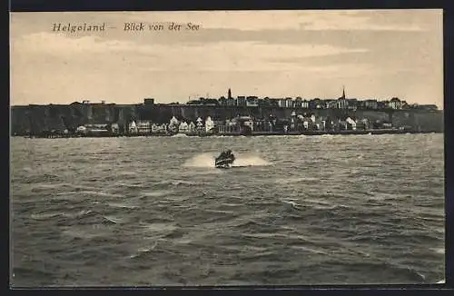 AK Helgoland, Blick von der See auf den Ort