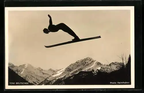 AK Oberstdorf, Ski-Flug-Schanze, Skispringer Toni Brutscher im Flug