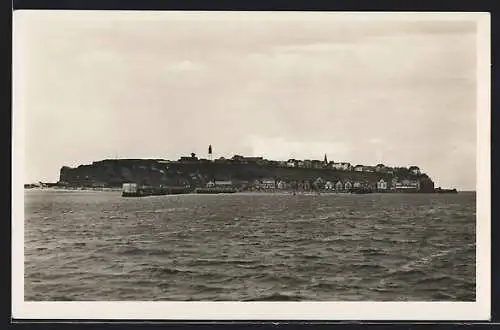 AK Helgoland, Totalansicht vom Wasser aus