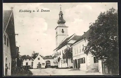 AK Kirchberg a.d. Donau, Strassenpartie an der Kirche