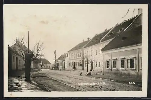 AK Trautmannsdorf /N.Ö., Ortspartie mit dem Gemeindegasthaus