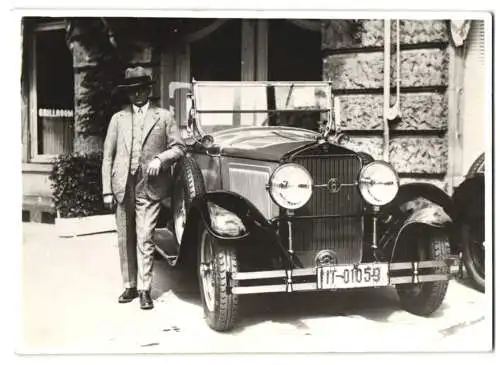 8 Fotografien Ansicht Zwickau, Horch Auto Werk, Luxus Cabriolet, Detail's Aufhängung, Radnabe, Cockpit, Fahrgestell u.a.