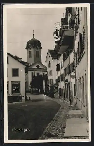 AK Grüningen, Gasthaus mit Blick auf die Kirche