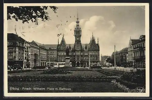 AK Elbing / Elblag, Friedrich - Wilhelm - Platz mit Rathaus