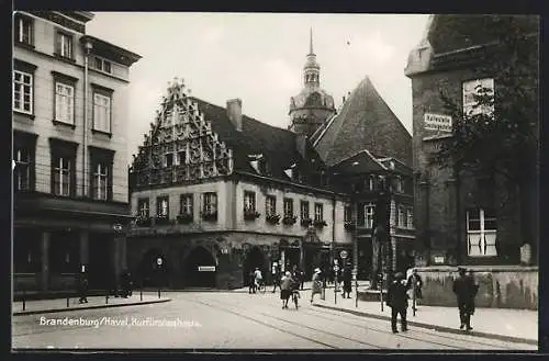 AK Brandenburg /Havel, Kurfürstenhaus, Strassenpartie