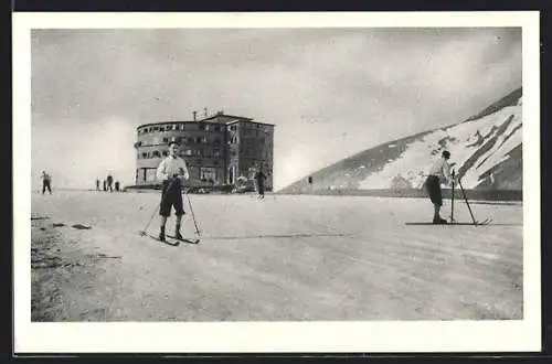 AK Aquila, Campo di Ski con l`Albergo