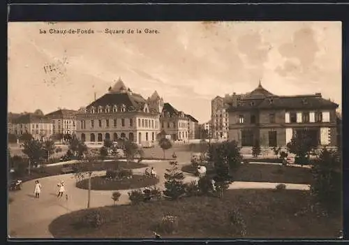 AK La Chaux-de-Fonds, Square de la gare