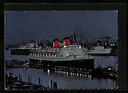 AK Hamburg, TS Hanseatic an der Überseebrücke im Hafen