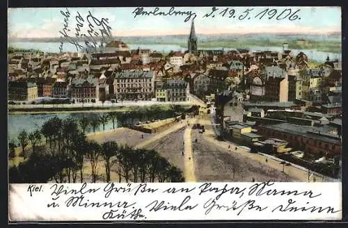 AK Kiel, Ortsansicht mit Strasse und Wasserblick