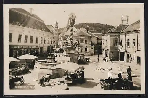 AK Mödling, Dorfplatz mit Geschäften