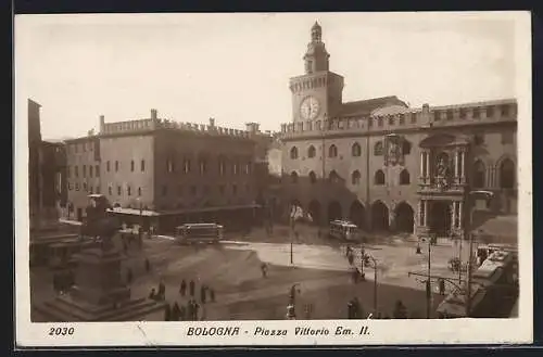 AK Bologna, Piazza Vittorio Em. II., Strassenbahn