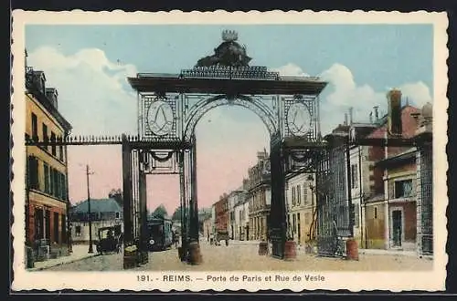 AK Reims, Porte de Paris et Rue de Vesle, Strassenbahn