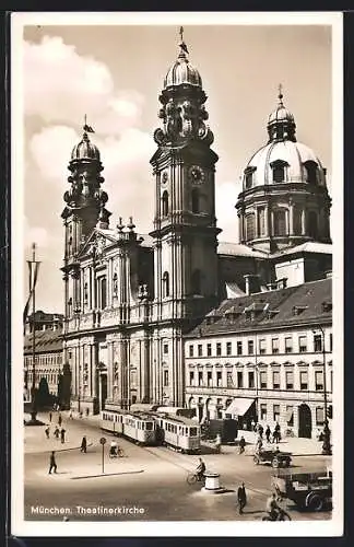 AK München, Theatinerkirche mit Strassenbahnen