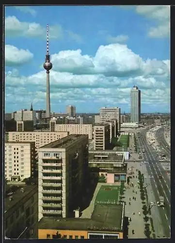 AK Berlin, Karl-Marx-Allee, Fernsehturm und Hotel Stadt Berlin