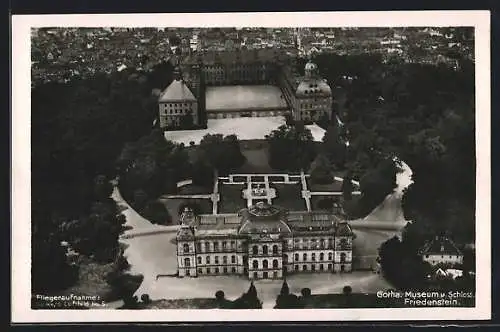 AK Gotha, Fliegeraufnahme von Museum und Schloss Friedenstein
