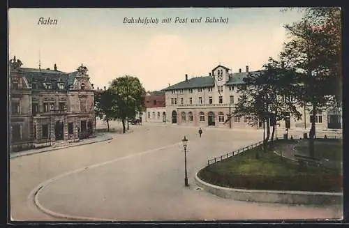 AK Aalen, Bahnhofplatz mit Post und Bahnhof