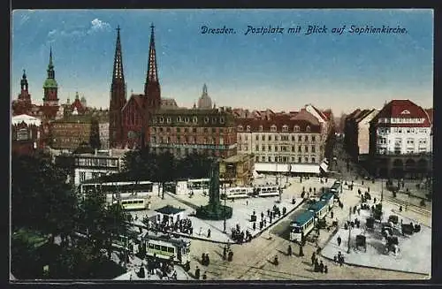 AK Dresden, Postplatz mit Blick auf Sophienkirche, Strassenbahn