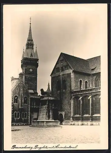 AK Braunschweig, Burgplatz mit Löwendenkmal