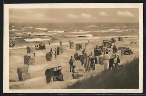 AK Deep, Belebte Szene am Strand, mit stürmischem Wellengang