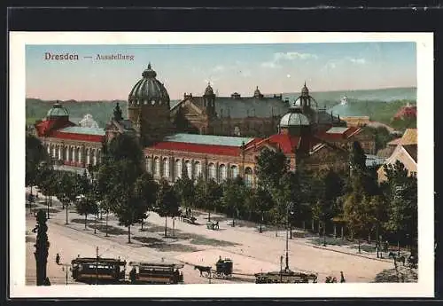 AK Dresden, Stübelplatz, Ausstellung - Strassenbahn vor dem Hauptgebäude