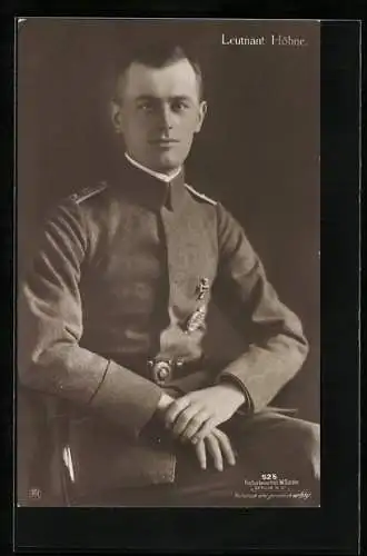 Foto-AK Sanke Nr. 525: Kampfflugzeugpilot Leutnant Höhne in Uniform