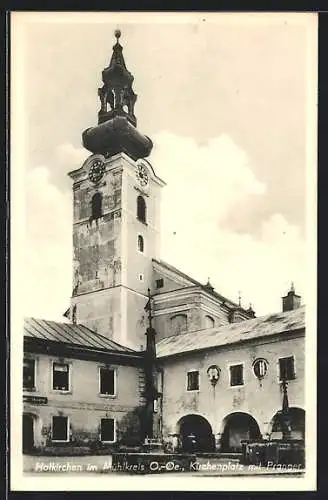 AK Hofkirchen im Mühlkreis, Kirchenplatz mit Pranger