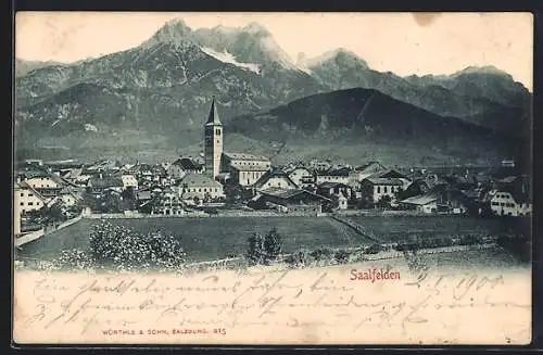 AK Saalfelden, Ortsansicht mit Kirche und Bergen