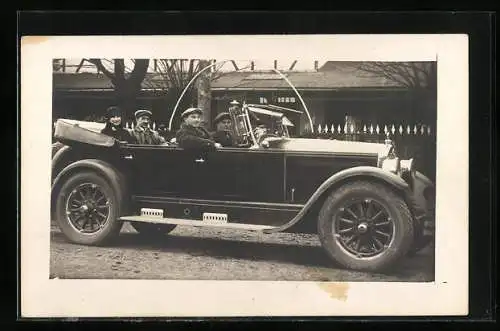 Foto-AK Auto Cabriolet mit Passagieren