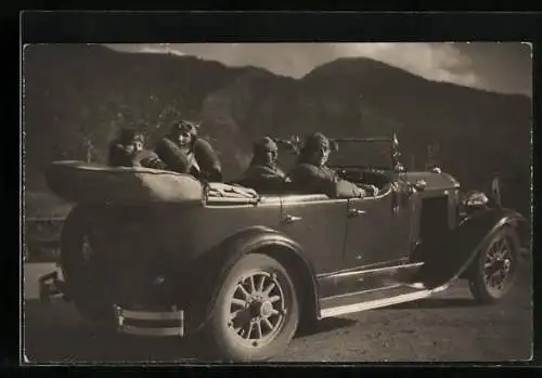 Foto-AK Auto Cabriolet mit Passagieren