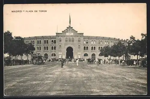 AK Madrid, Plaza de Toros, Strassenbahn