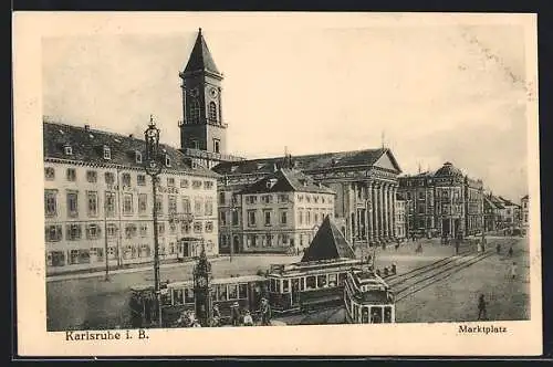 AK Karlsruhe i. B., Marktplatz mit Strassenbahnen