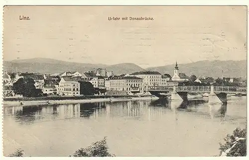 Linz. Urfahr mit Donaubrücke.