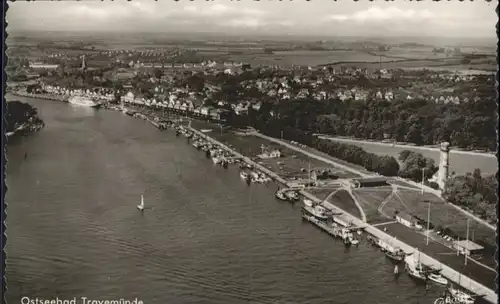 Travemuende Ostseebad Travemuende Fliegeraufnahme * / Luebeck /Luebeck Stadtkreis