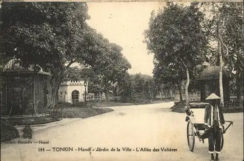 Tonkin Ville Allee des Volieres / Vietnam /