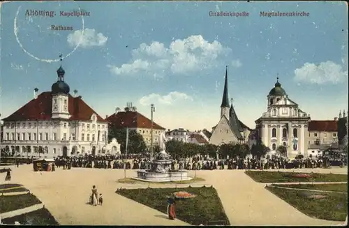 Altoetting Kapellplatz Gnadenkapelle Magdalenenkirche Rathaus