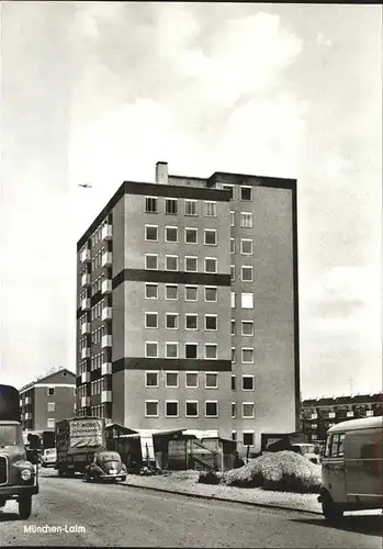 Muenchen Laim Hochhaus Autos  Kat. Muenchen