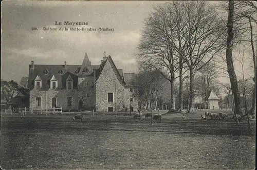 Mayenne Chateau Motte Daudier Schafe Kat. Mayenne