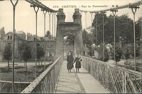 Creteil Sur la Passerelle Bruecke x