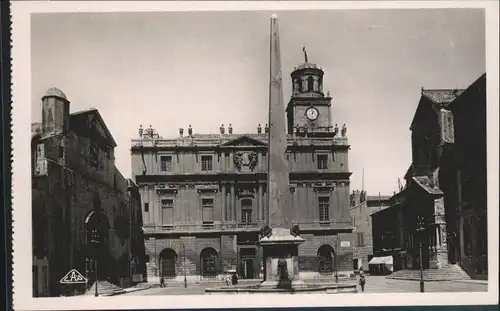 Arles Bouches-du-Rhone Arles Place de l'Hotel de Ville l'Obelisque Romain * / Arles /Arrond. d Arles