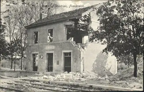 Dontrien Bahnhof Zerstoerung x