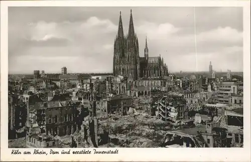 Koeln Rhein Dom und zerstoerte Innenstadt Kat. Koeln