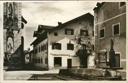 Mittenwald Bayern Marienbrunnen Klotzdenkmal / Mittenwald /Garmisch-Partenkirchen LKR