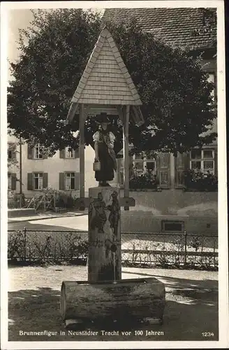 Neustadt Titisee Tracht 100 Jahren Brunnenfigur Kat. Titisee Neustadt