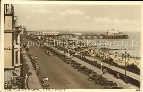 dg10263 Eastbourne Sussex Grand Parade Band enclosure and Pier Kategorie. Eastbourne Alte Ansichtskarten