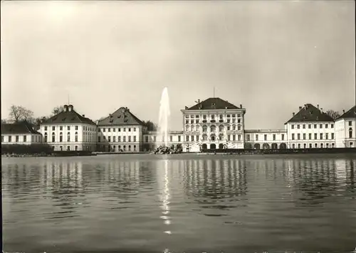 Muenchen Schloss Nymphenburg Fontaene Kat. Muenchen