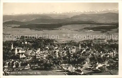 Isny Allgaeu Gesamtansicht mit Alpenpanorama Fliegeraufnahme Kat. Isny im Allgaeu