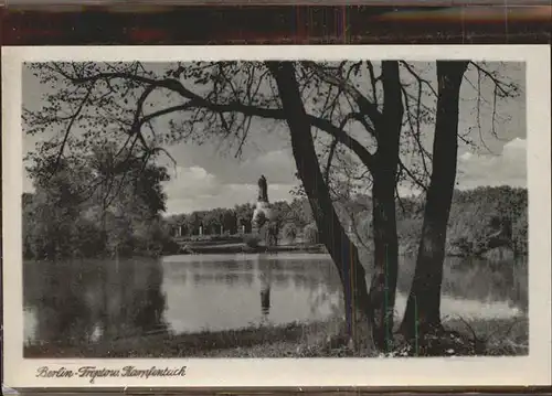 Treptow Berlin Karpfenteich Denkmal / Berlin /Berlin Stadtkreis