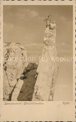 Kampenwand Chiemgau Tuermchen Bergsteiger Gipfelkreuz Kat. Aschau i.Chiemgau