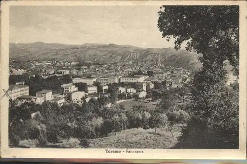 Teramo Panorama / Italien /